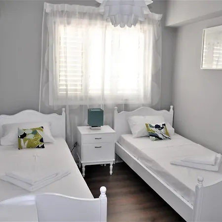 Liliana Sea View * Λάρνακα